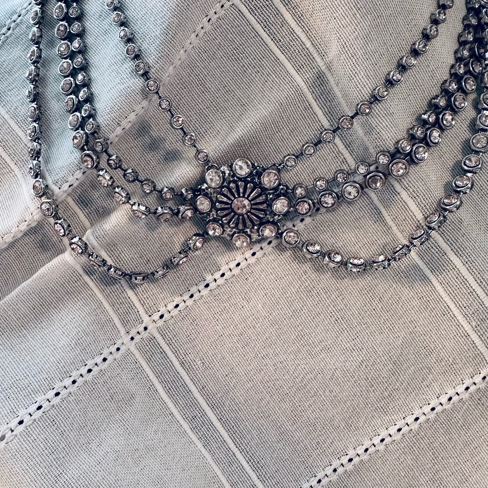Elegant Silver Floral Necklace